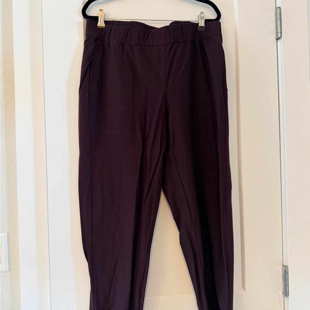 Eileen Fisher crepe Slim Pull-On Trousers in Plum